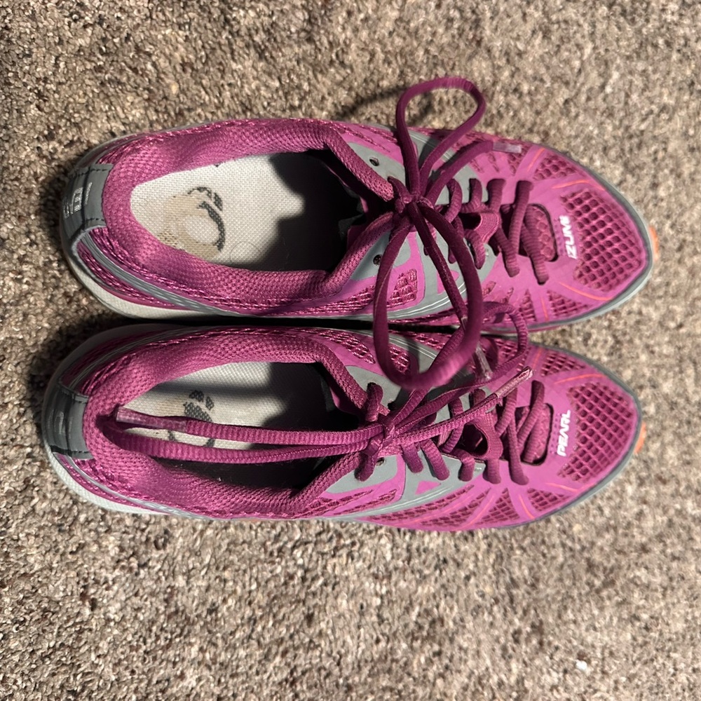 Pearl Izumi Women's Pink Athletic Shoes